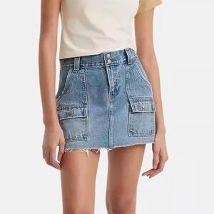 NWT Levi’s Denim Icon Outback Skirt, 27